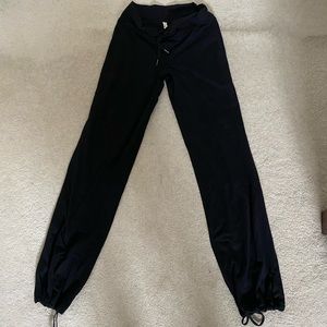 Black Lululemon jogger size 4 With back zipper pocket